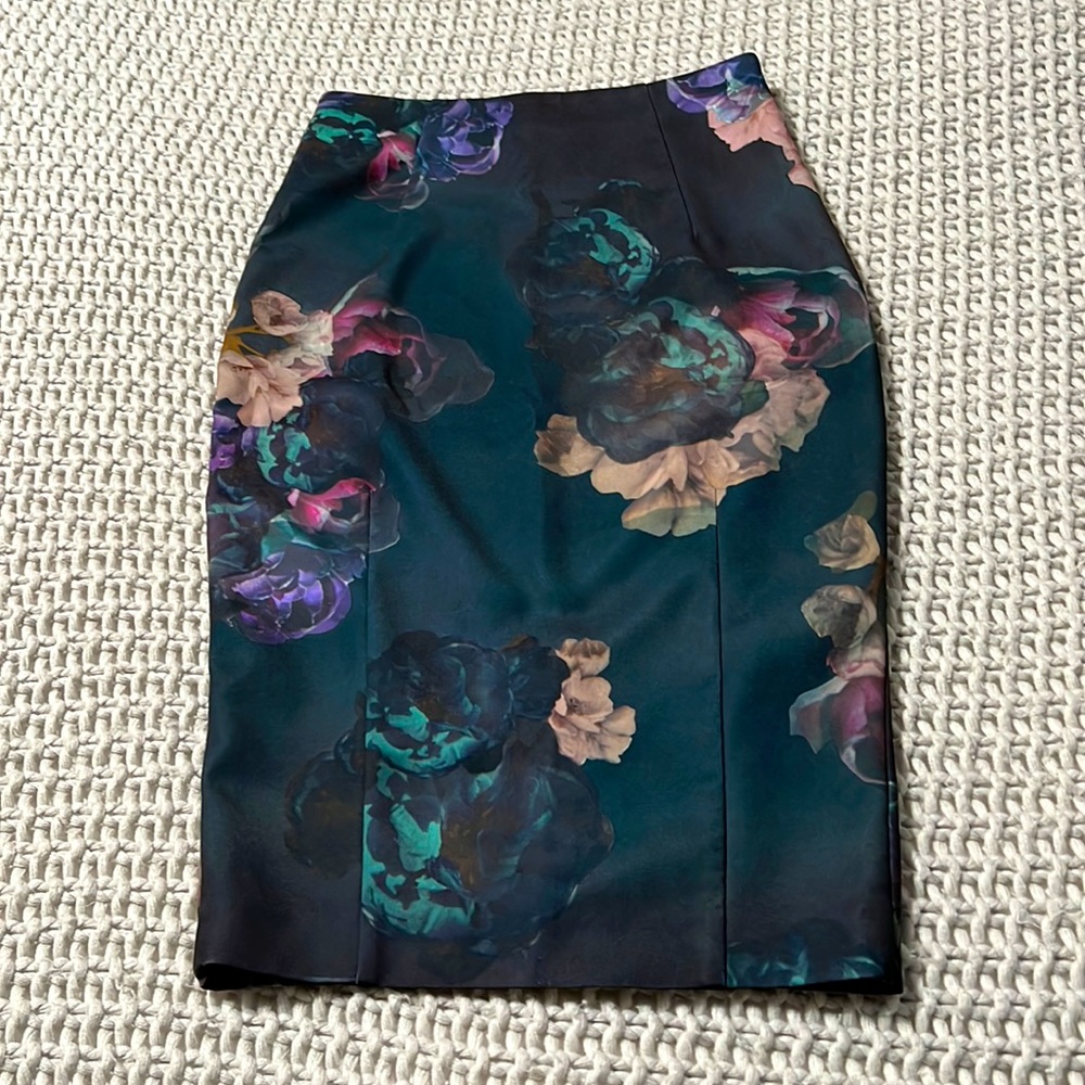 H&M pencil skirt size 0